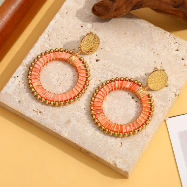 Wholesaler Eclat Paris - Gold earrings with acrylic salmon orange circle 