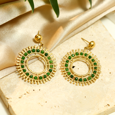 Wholesaler Eclat Paris - Gold Circle Earrings With Green Crystals