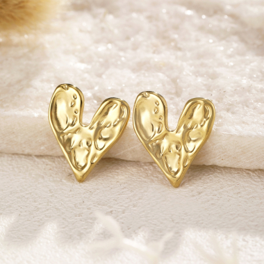 Wholesaler Eclat Paris - Gold hammered heart earrings