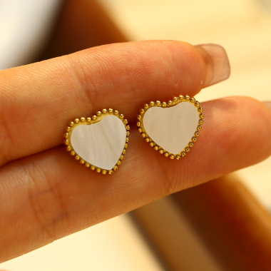 Wholesaler Eclat Paris - Gold Mother-of-Pearl Heart Earrings