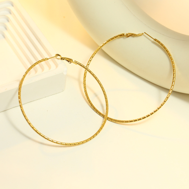 Wholesaler Eclat Paris - Golden Creole earrings 7cm in diameter