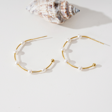 Wholesaler Eclat Paris - Gold open hoop earrings with five pearls