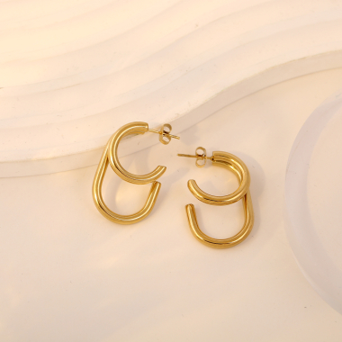 Wholesaler Eclat Paris - Golden open round and oval hoop earrings