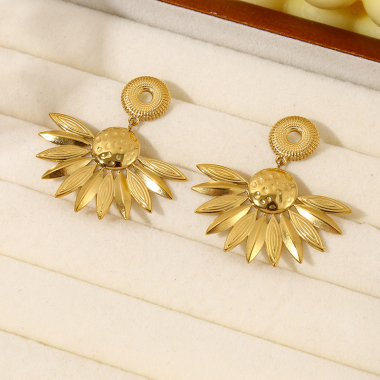 Wholesaler Eclat Paris - Gold Half Sunflower Earrings
