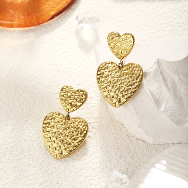 Wholesaler Eclat Paris - Gold double hammered hearts earrings