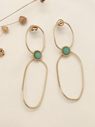 Wholesaler Eclat Paris - Gold 8-shaped earrings with green stone