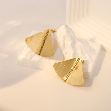 Wholesaler Eclat Paris - Gold brushed effect folded fan earrings