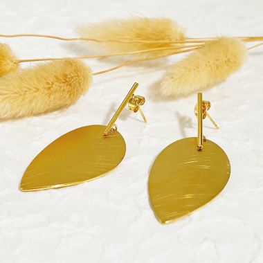 Wholesaler Eclat Paris - Gold brushed leaf earrings