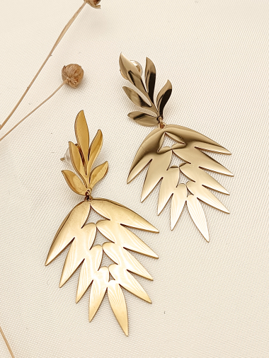 Grossiste Eclat Paris - Boucles d'oreilles dorées feuilles pendantes