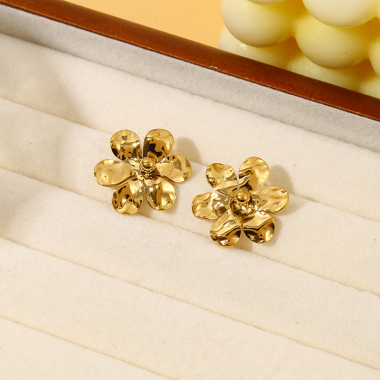 Wholesaler Eclat Paris - Gold Flower Earrings