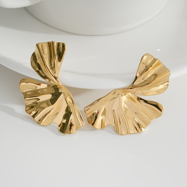 Wholesaler Eclat Paris - Gold Separate Flower Earrings