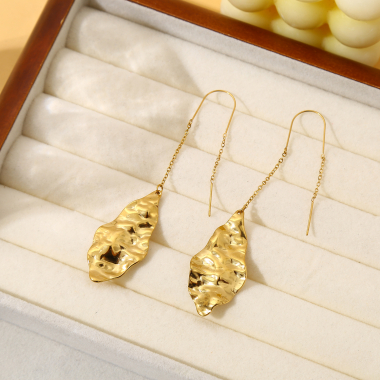 Wholesaler Eclat Paris - Gold hammered chain dangle earrings