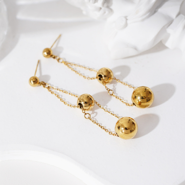 Grossiste Eclat Paris - Boucles d'oreilles dorées pendantes chaînes et double boules
