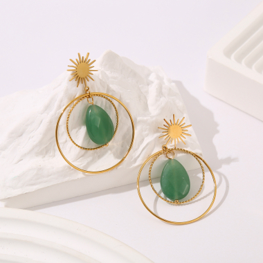 Wholesaler Eclat Paris - Golden sun earrings with green stone