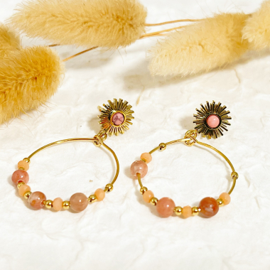 Grossiste Eclat Paris - Boucles d'oreilles dorées soleil avec pierres roses