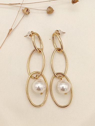 Grossiste Eclat Paris - Boucles d'oreilles dorées triple ovales perle pendante