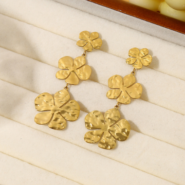 Wholesaler Eclat Paris - Gold Earrings Three Linked Flowers