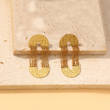 Wholesaler Eclat Paris - Gold Hammered U Earrings Connected to the Chain