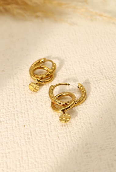 Grossiste Eclat Paris - Boucles d'oreilles mini créoles dorées reliées ensemble