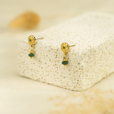 Wholesaler Eclat Paris - Mini chip earrings with dangling green stone