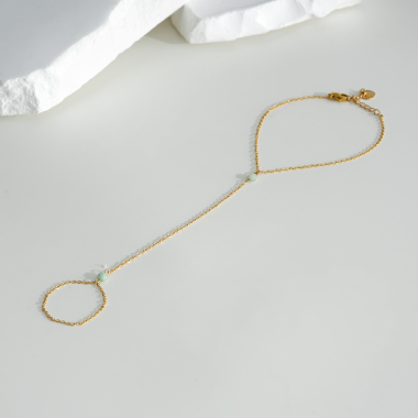 Grossiste Eclat Paris - Bracelet bague chaîne dorée avec deux cristaux bleus