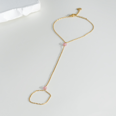 Grossiste Eclat Paris - Bracelet bague chaîne dorée avec deux cristaux roses