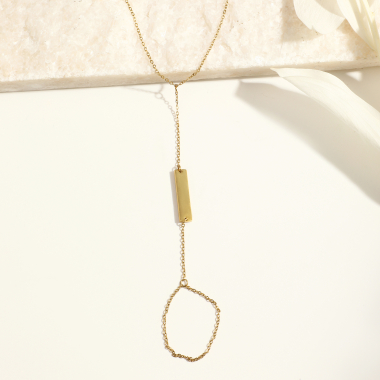 Grossiste Eclat Paris - Bracelet bague chaîne dorée avec plaque rectangle