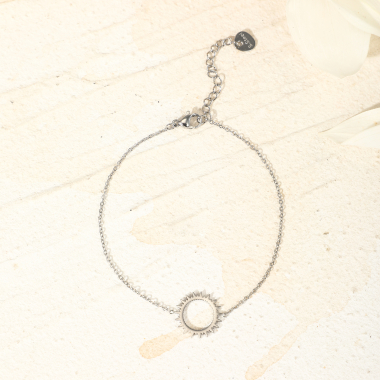 Grossiste Eclat Paris - Bracelet chaîne argentée avec soleil