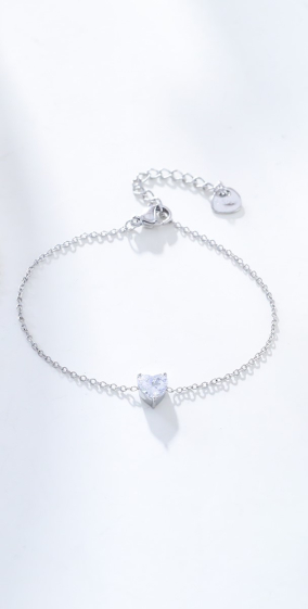 Grossiste Eclat Paris - Bracelet chaîne argentée avec strass en cœur