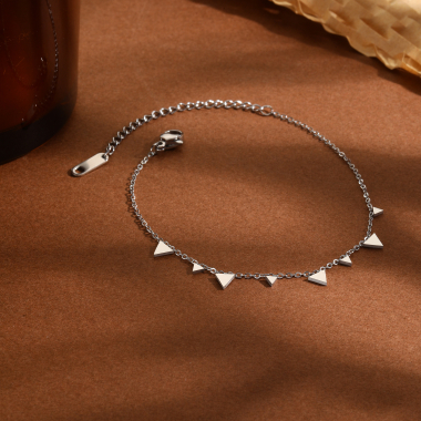 Grossiste Eclat Paris - Bracelet chaîne argentée mini pendentifs triangle