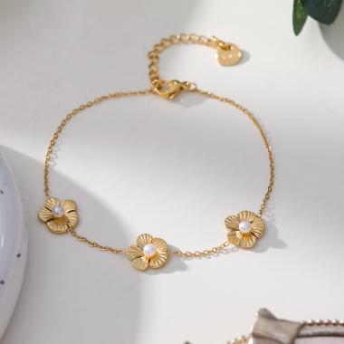 Grossiste Eclat Paris - Bracelet chaîne avec 3 fleurs à perles