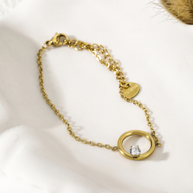 Wholesaler Eclat Paris - Golden chain bracelet with circle and rhinestones