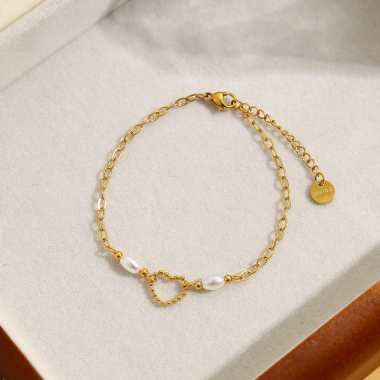 Wholesaler Eclat Paris - Golden chain bracelet with heart and pearl