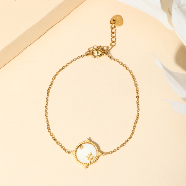 Wholesaler Eclat Paris - Golden chain bracelet with star pendant and mother-of-pearl