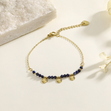 Grossiste Eclat Paris - Bracelet chaîne dorée avec perles bleues et pendentifs ronds