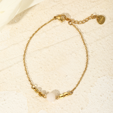 Wholesaler Eclat Paris - Golden chain bracelet with beige stone