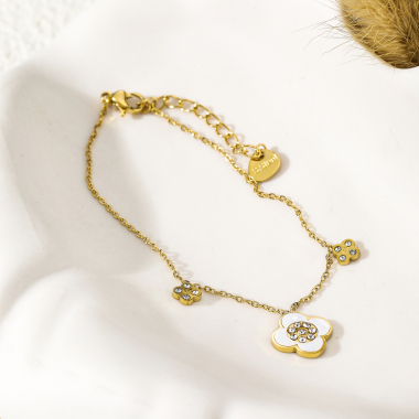 Großhändler Eclat Paris - Goldenes Kettenarmband mit Perlmutt- und Strasskleeblatt
