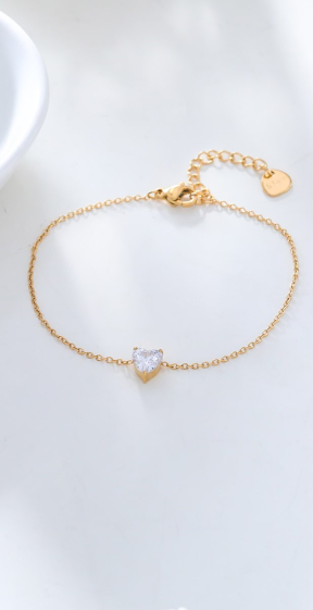 Grossiste Eclat Paris - Bracelet chaîne dorée strass en cœur