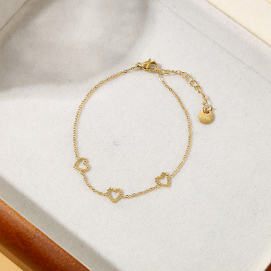 Wholesaler Eclat Paris - Golden Chain Bracelet Trio of Hearts