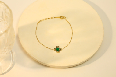 Großhändler Eclat Paris - Feines Goldarmband mit Kleeblatt und grünem Stein