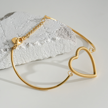 Wholesaler Eclat Paris - Gold line bracelet with heart pendant