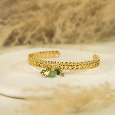 Wholesaler Eclat Paris - Adjustable bangle bracelet with green pendants