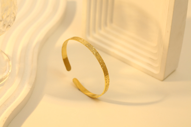 Wholesaler Eclat Paris - Adjustable Hammered Gold Bangle Bracelet