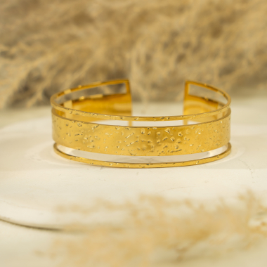 Wholesaler Eclat Paris - Adjustable hammered gold bangle bracelet
