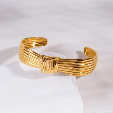 Wholesaler Eclat Paris - Adjustable knotted gold bangle bracelet