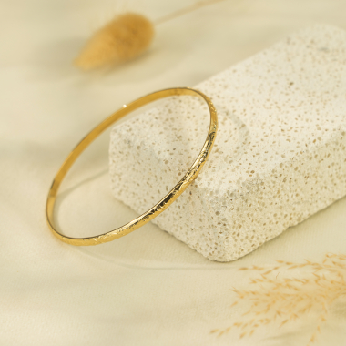 Grossiste Eclat Paris - Bracelet jonc fermé doré 7cm de diamètre motif