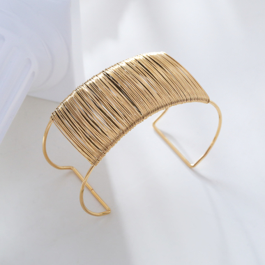 Wholesaler Eclat Paris - Wide gold woven bangle bracelet