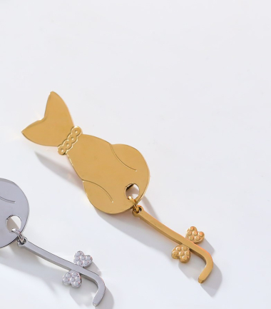 Grossiste Eclat Paris - Broche dorée chat avec queue en acier inoxydable