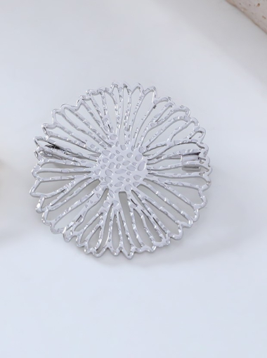 Grossiste Eclat Paris - Broche fleur ronde argentée en acier inoxydable