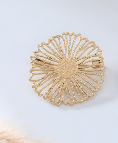 Grossiste Eclat Paris - Broche fleur ronde dorée en acier inoxydable